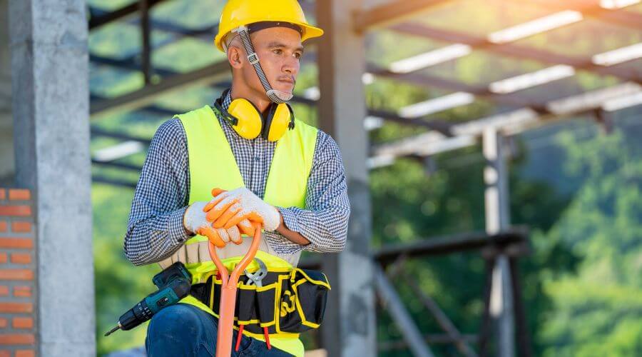 Professional gutter cleaning in Carpentersville, IL